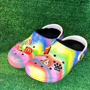 Crocs Classic Lined Clogs Spray Rainbow Tie Dye WITH CHARMS SHOWN